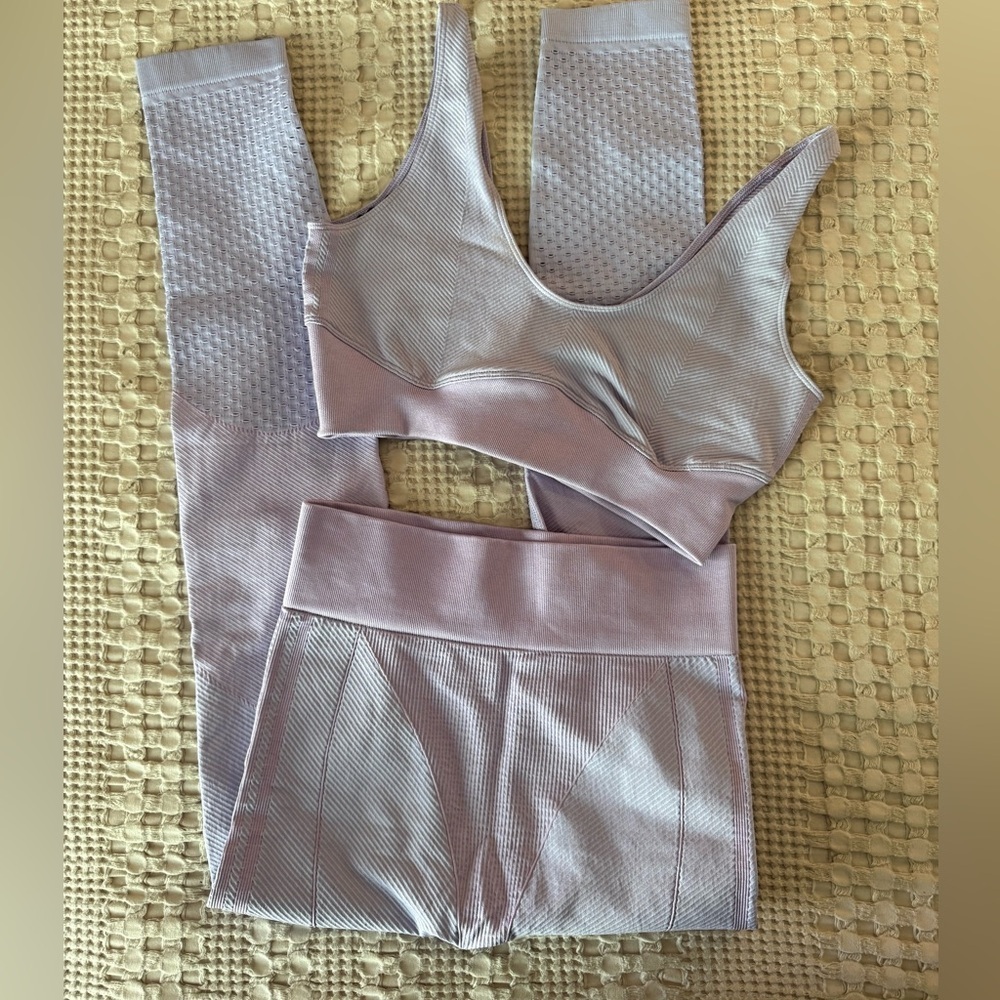 IVY PARK Lavender Seamless Sports Bra & leggings  Set
